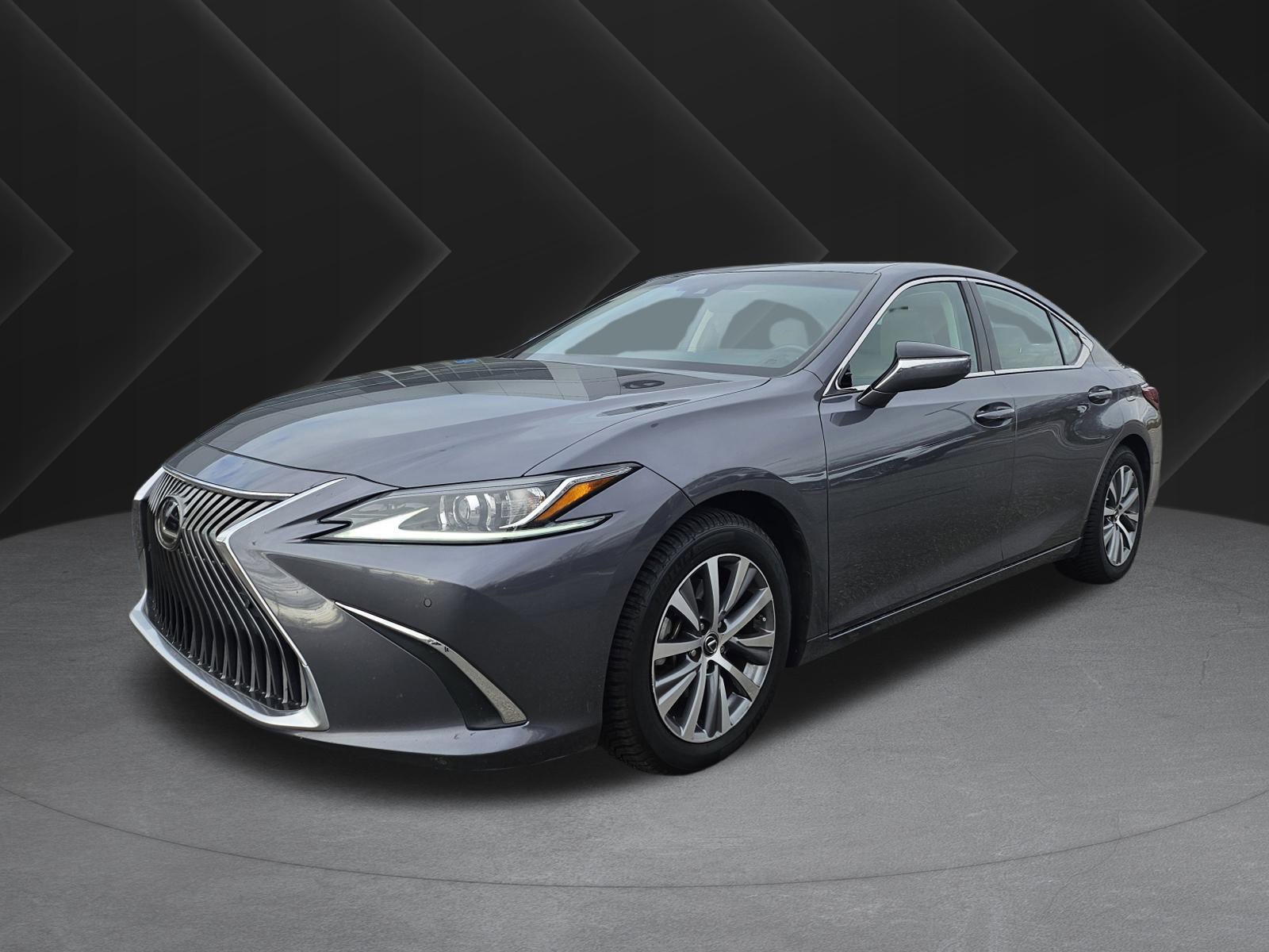 2019 Lexus ES 350's photo