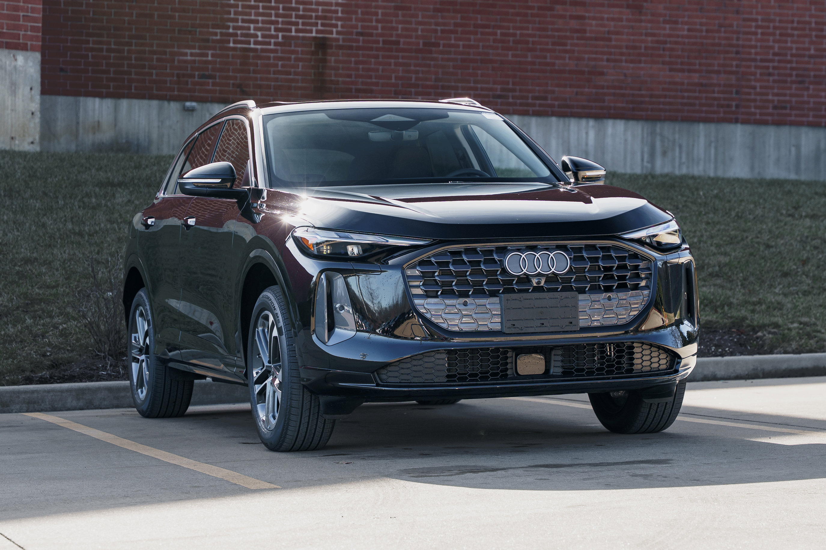 2025 Audi New Q5 Premium's photo