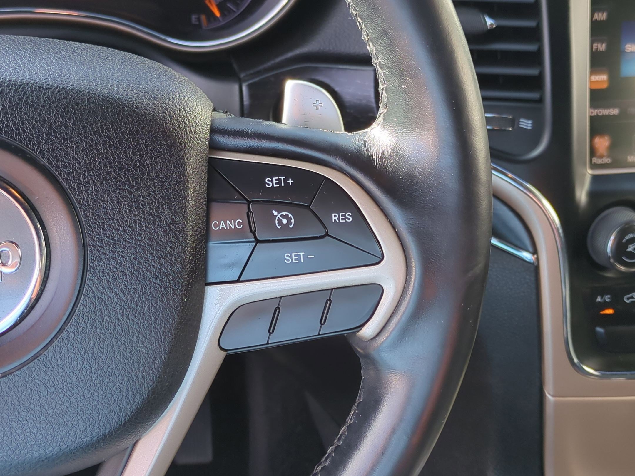 2014 Jeep Grand Cherokee Limited photo 16