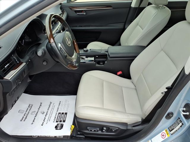 2013 Lexus ES 350 photo 14