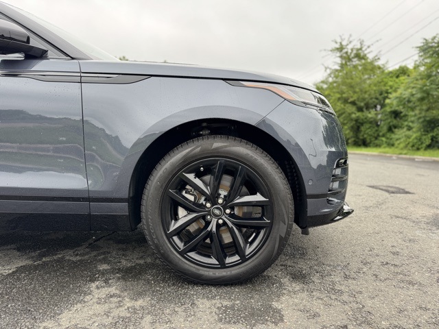 2026 Land Rover Range Rover Velar SE photo 6