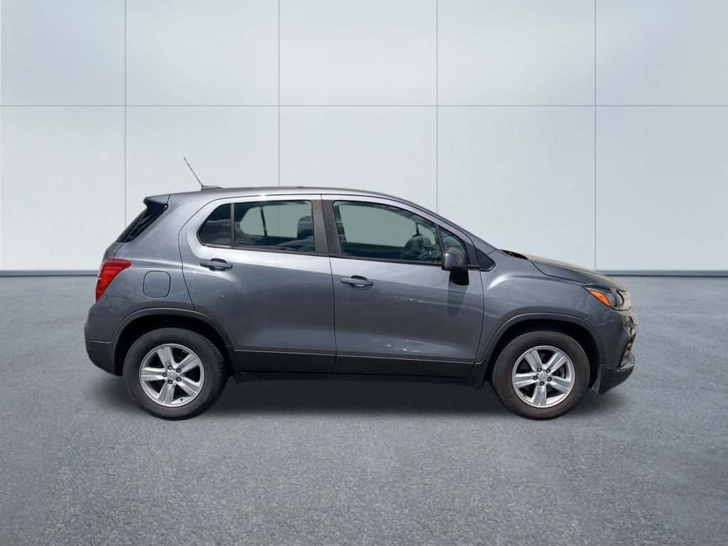 2020 Chevrolet Trax LS photo 2
