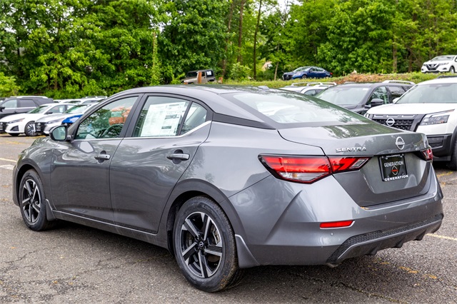2025 Nissan Sentra SV photo 3