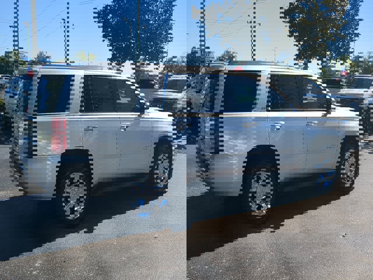 2016 Chevrolet Tahoe LT photo 4