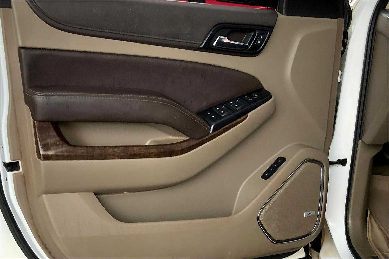 2017 Chevrolet Tahoe LT photo 17