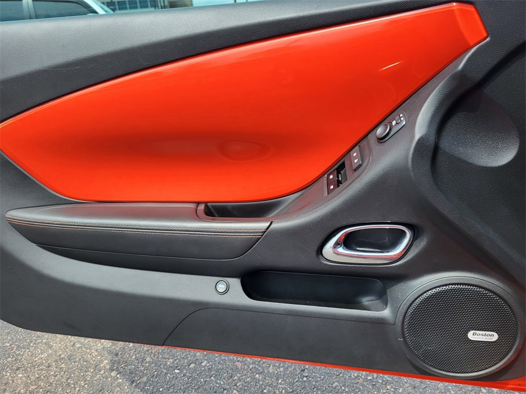 2013 Chevrolet Camaro 2LT photo 12
