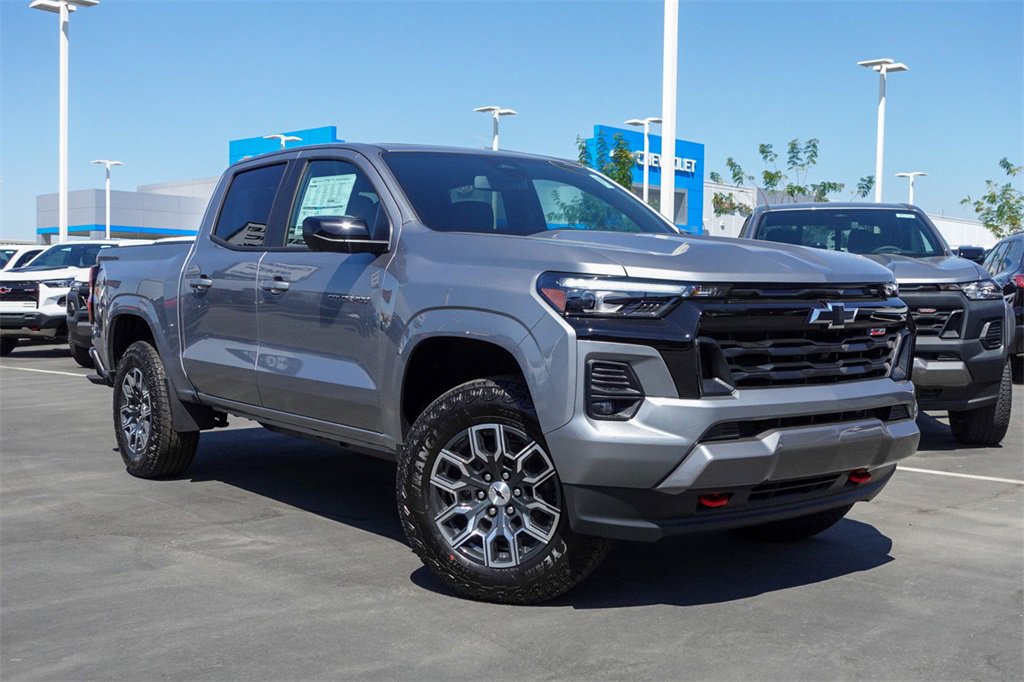 2026 Chevrolet Colorado Z71 photo 2