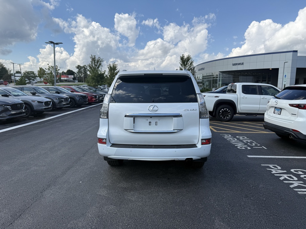 2015 Lexus GX 460 photo 3