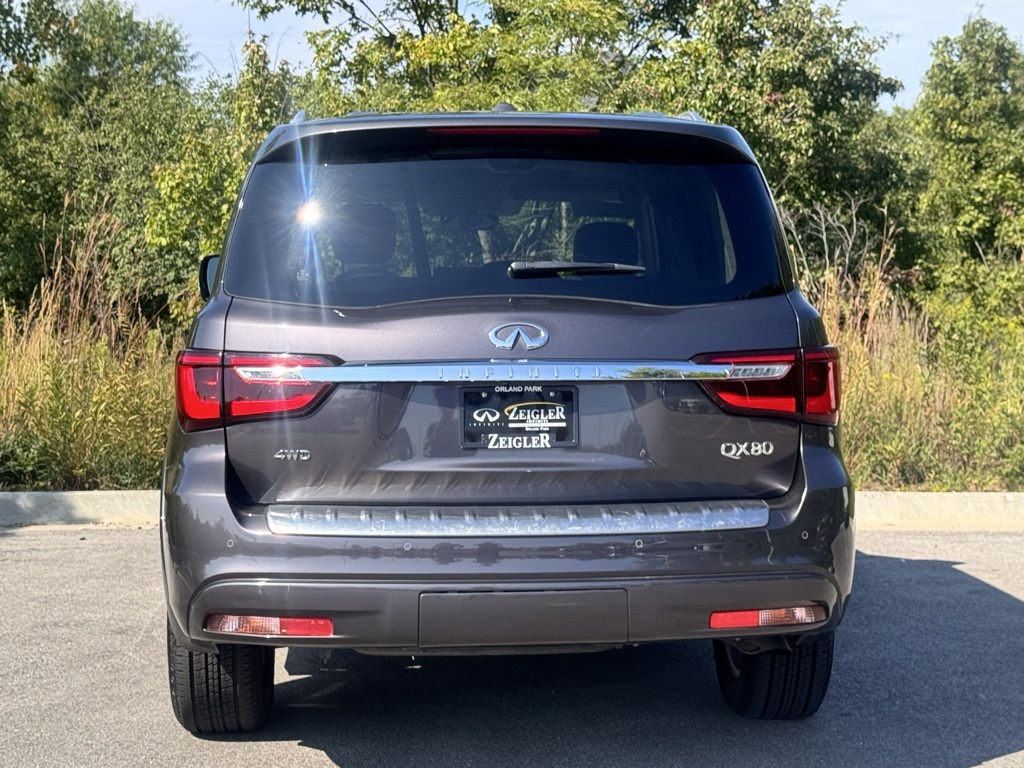 2024 Infiniti QX80 Luxe photo 3