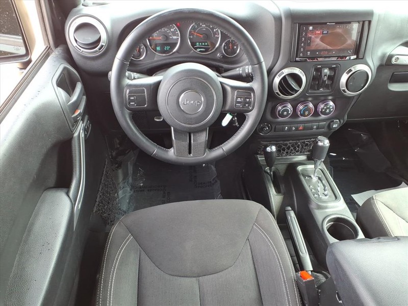 2018 Jeep Wrangler Unlimited Sahara photo 8