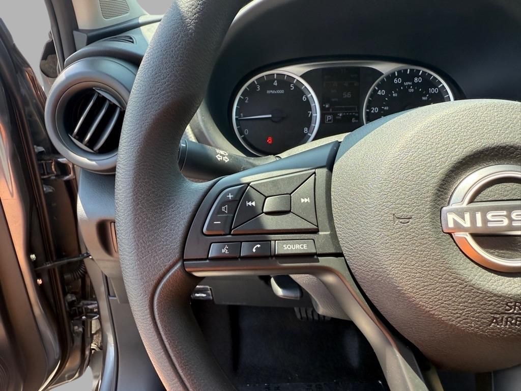 2025 Nissan Kicks Play S photo 10