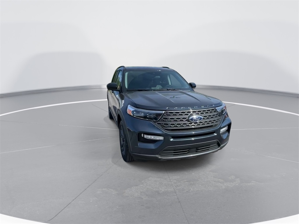 2024 Ford Explorer XLT photo 3