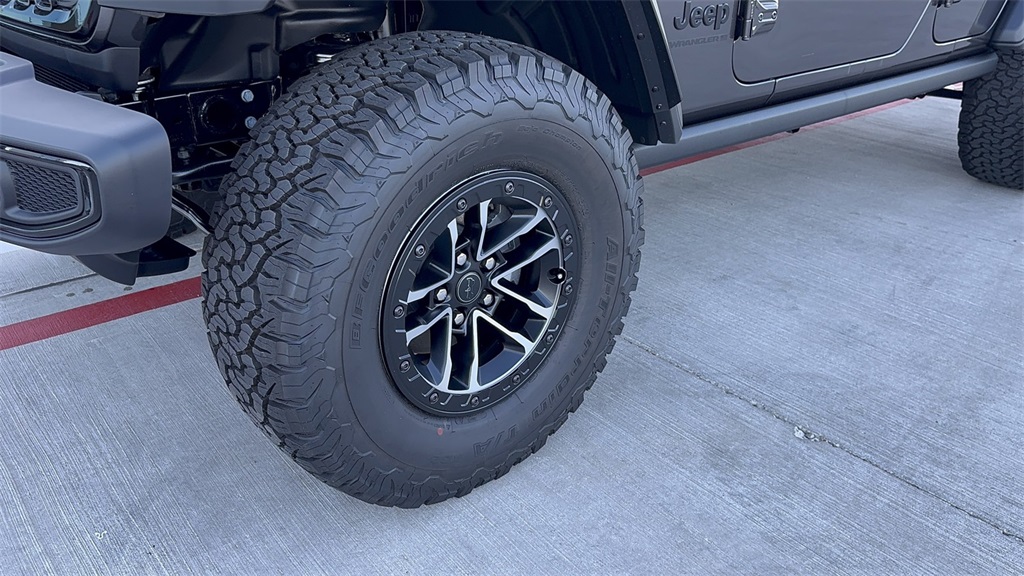2025 Jeep Wrangler Willys photo 9