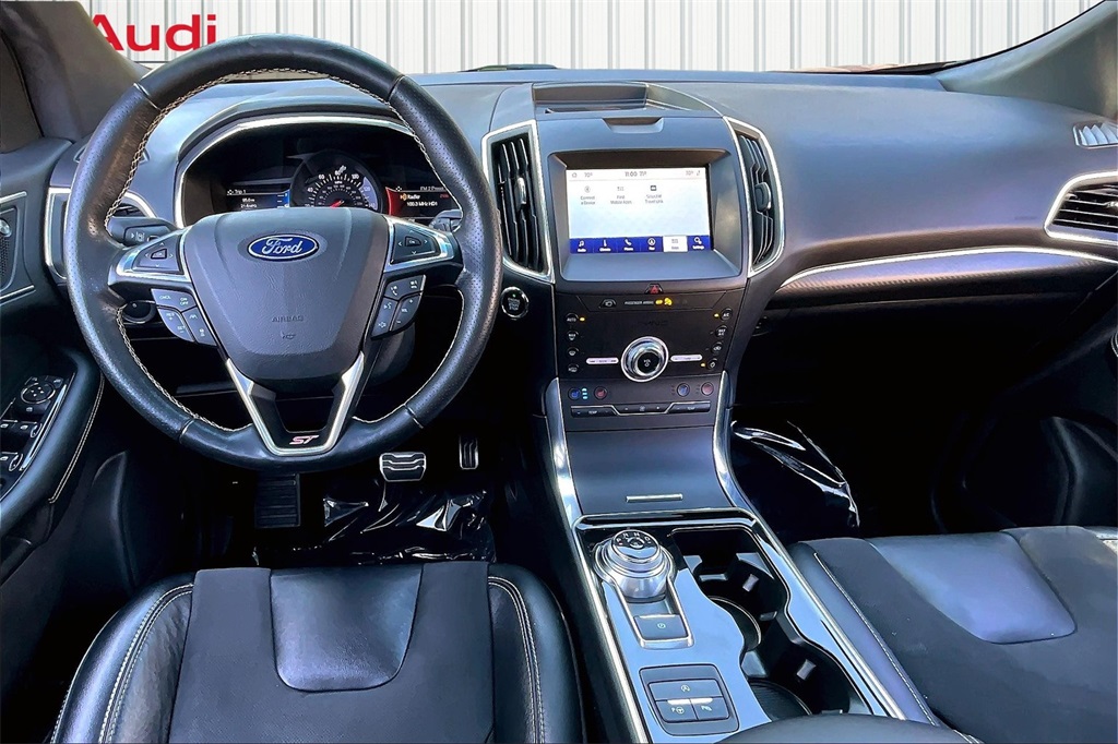 2020 Ford Edge ST photo 4