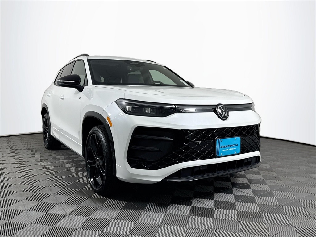 2025 Volkswagen Tiguan SE R-Line Black photo 4