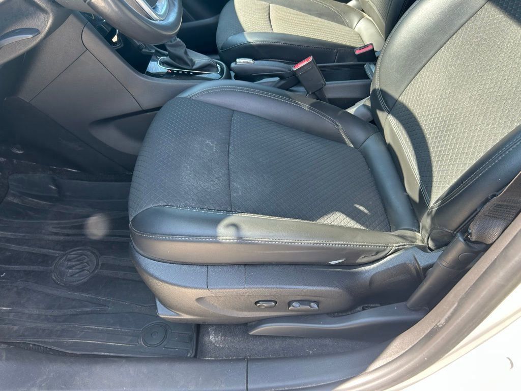 2022 Buick Encore Preferred photo 10