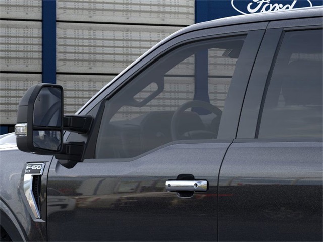 2025 Ford F-150 XLT photo 18