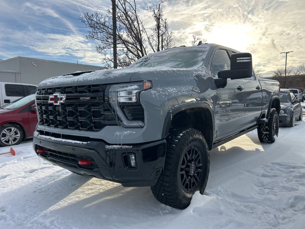 2025 Chevrolet Silverado 2500HD ZR2's photo