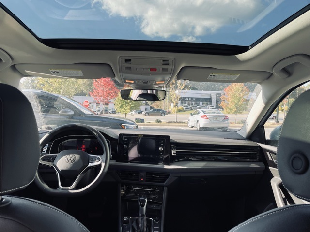 2025 Volkswagen Jetta 1.5T SEL photo 3