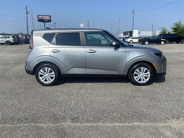 2025 Kia Soul LX photo 2