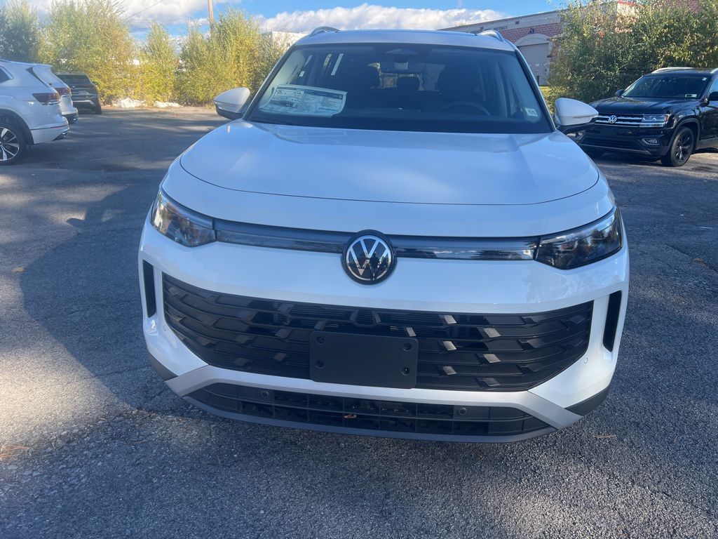 2026 Volkswagen Tiguan SE photo 2