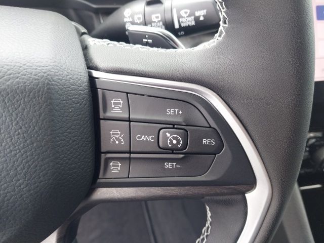 2025 Jeep Grand Cherokee Limited photo 10