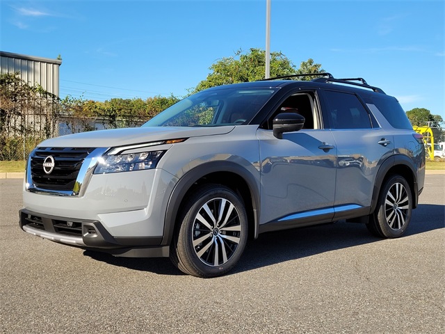 2025 Nissan Pathfinder Platinum photo 4