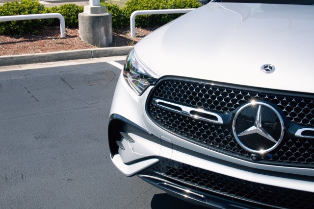 2023 Mercedes Benz GLC 300 4MATIC photo 3