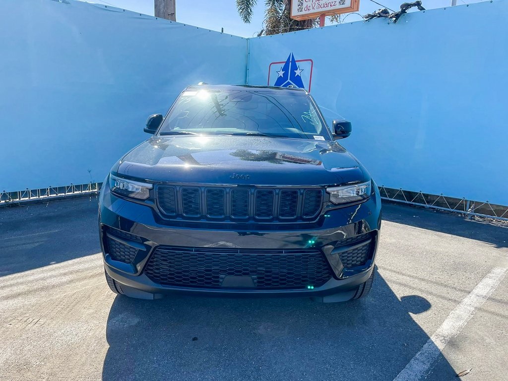 2025 Jeep Grand Cherokee Altitude X photo 2