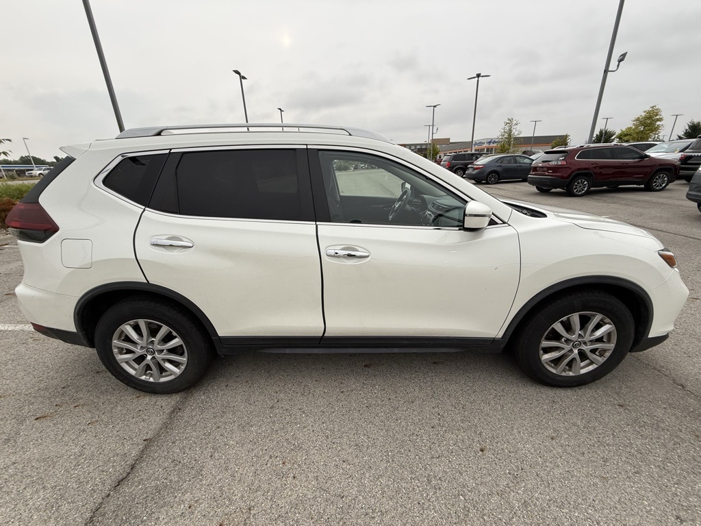 2020 Nissan Rogue SV photo 12