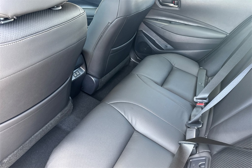 2025 Toyota Corolla LE photo 10