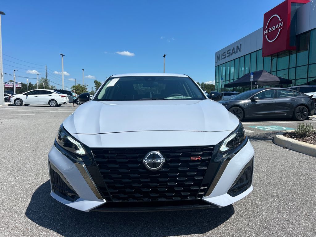 2025 Nissan Altima 2.5 SR photo 2