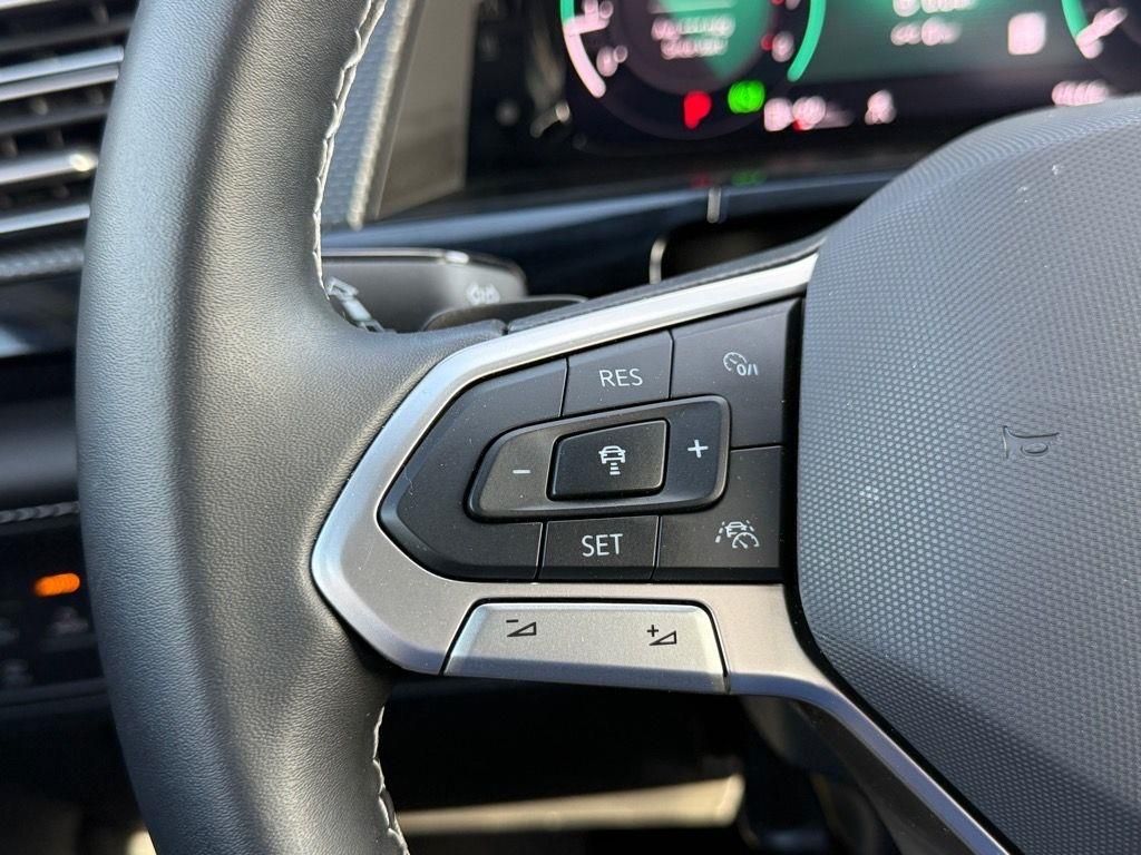 2024 Volkswagen Atlas Cross Sport SEL photo 19
