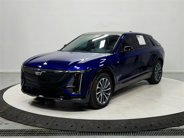 2024 Cadillac Lyriq Sport photo 2