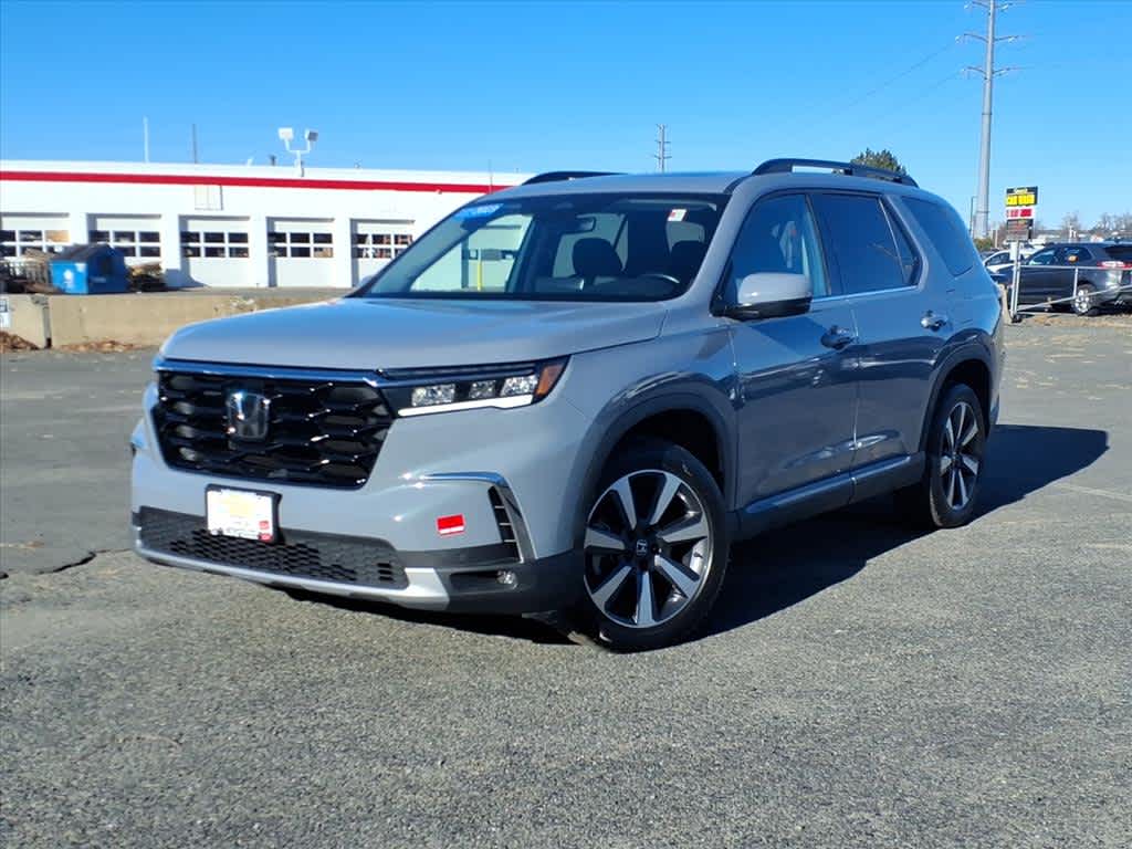 2023 Honda Pilot Touring's photo