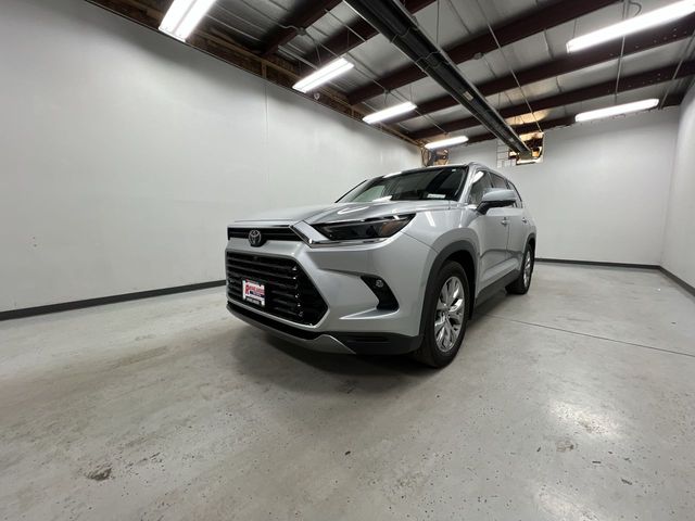 2024 Toyota Grand Highlander Hybrid Limited photo 4