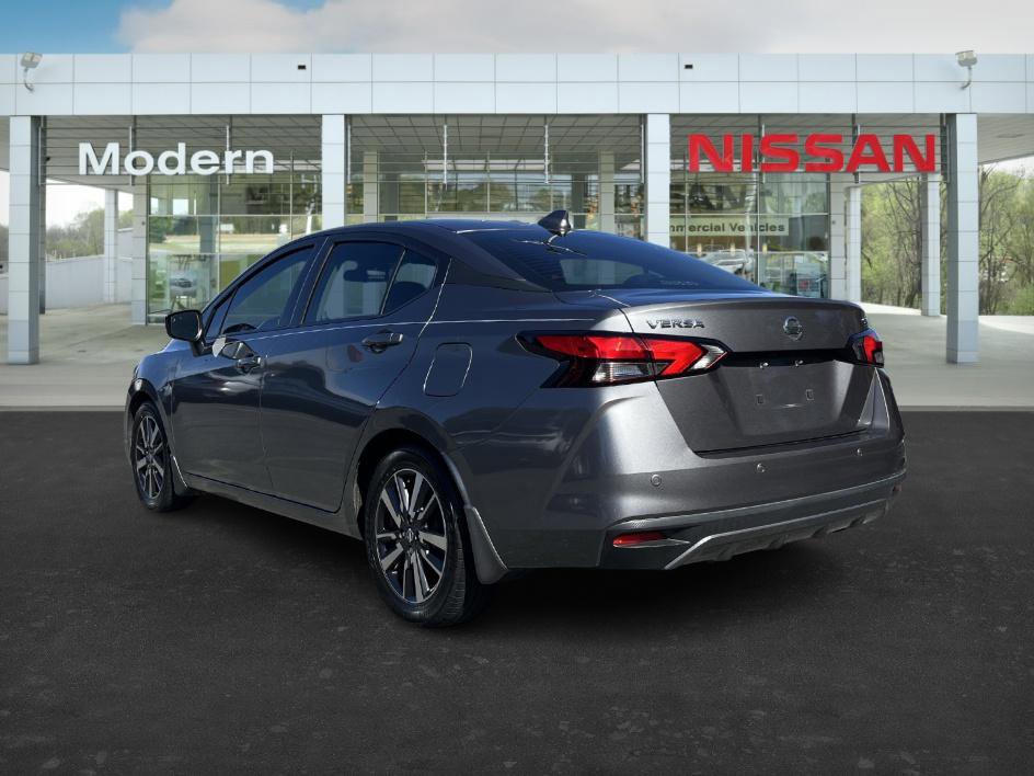 2021 Nissan Versa SV photo 3