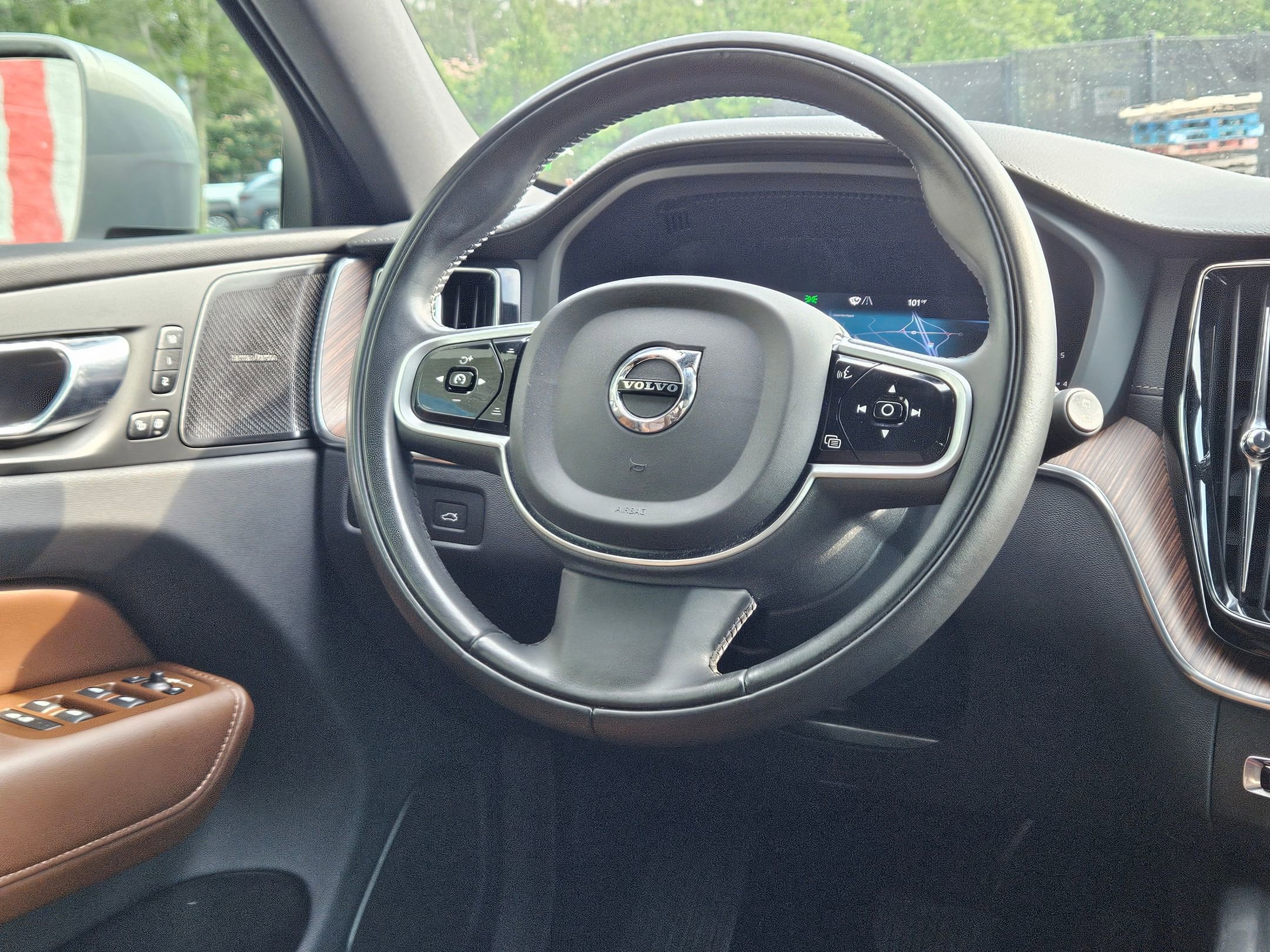 2022 Volvo XC60 Inscription photo 8