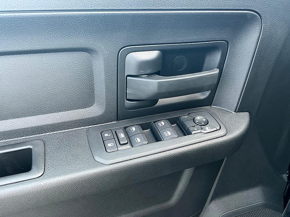 2025 Ram 2500 Tradesman photo 13