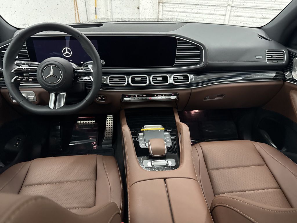 2026 Mercedes Benz GLS 450 4MATIC photo 17