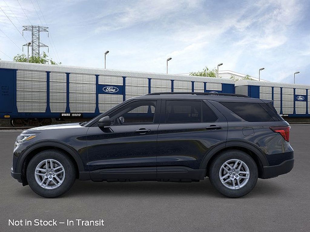 2026 Ford Explorer photo 3