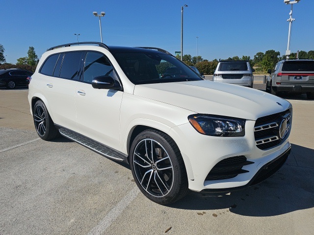 2022 Mercedes Benz GLS 580 4MATIC photo 2