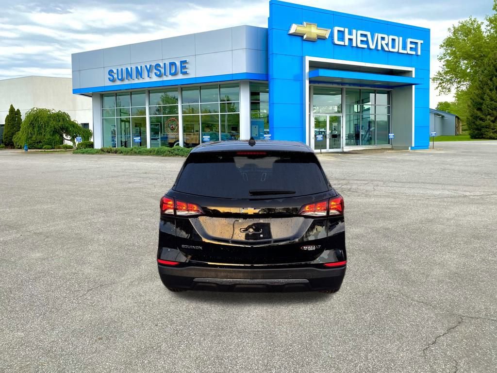 2022 Chevrolet Equinox LT photo 3