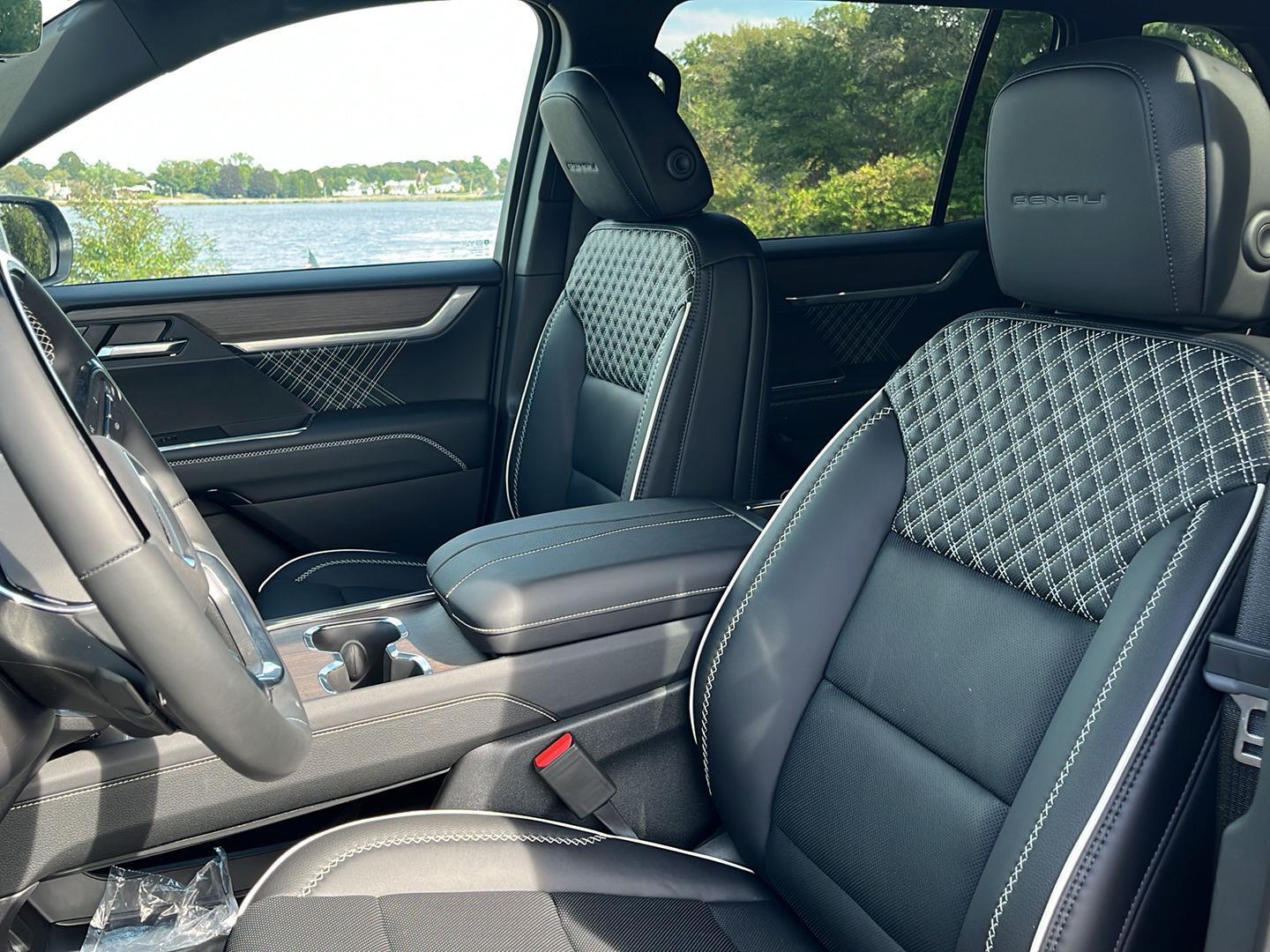 2026 Gmc Acadia Denali photo 9