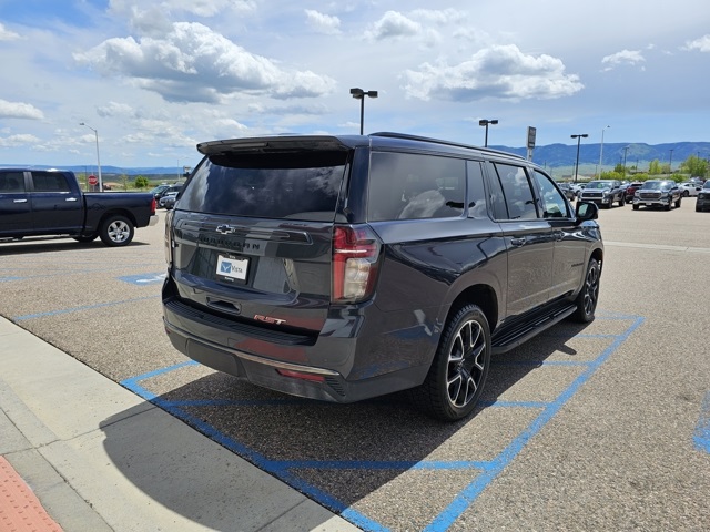 2022 Chevrolet Suburban RST photo 4