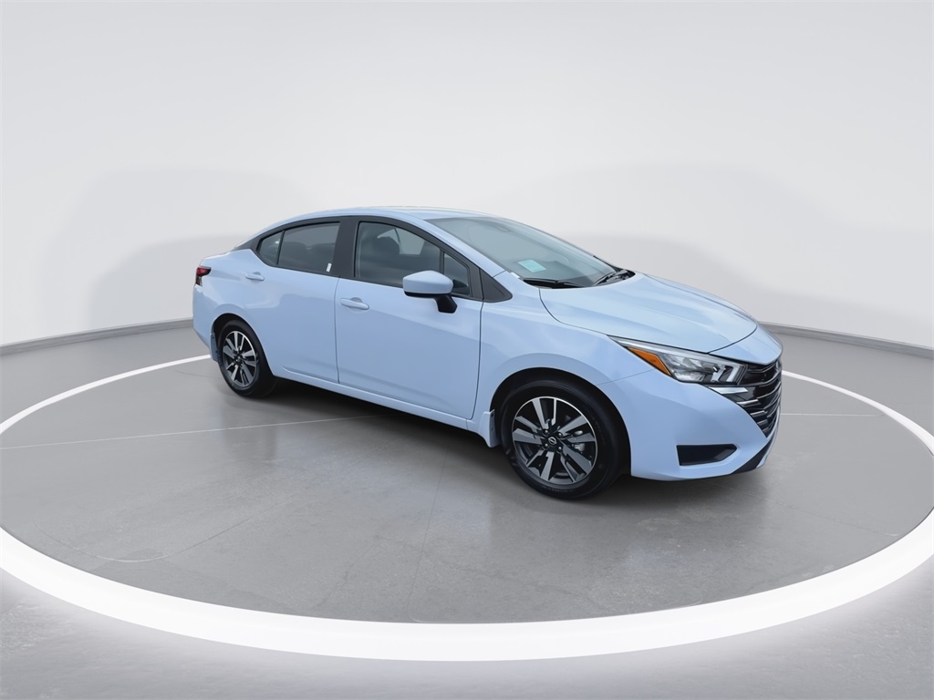 2025 Nissan Versa 1.6 SV photo 2