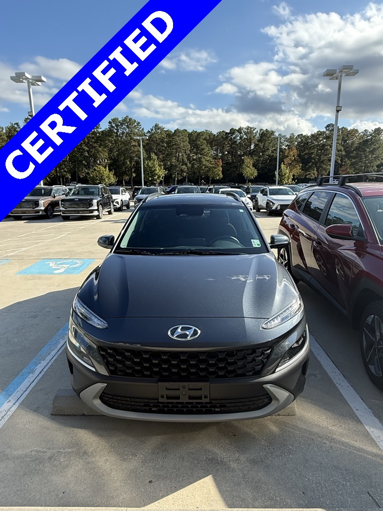 2022 Hyundai Kona SEL photo 2