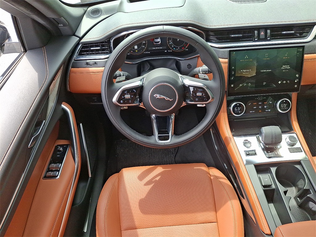 2025 Jaguar F-PACE P400 R-Dynamic S photo 11