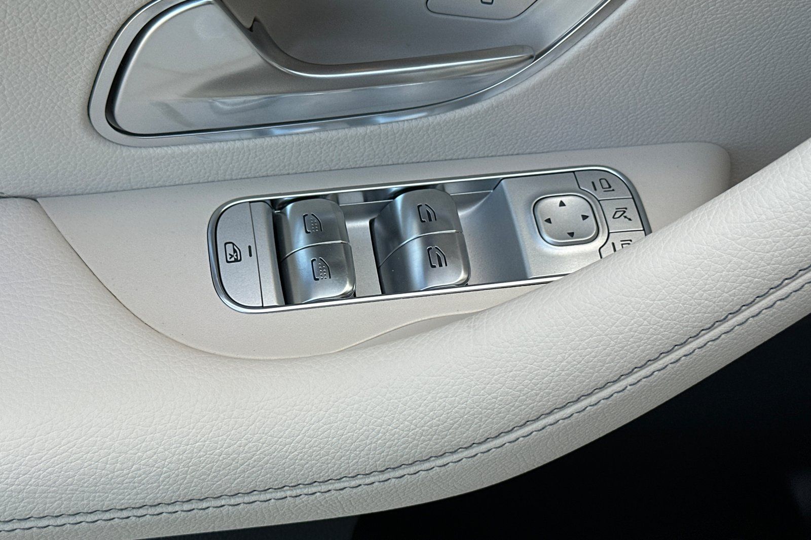 2026 Mercedes Benz GLE 450 4MATIC photo 20
