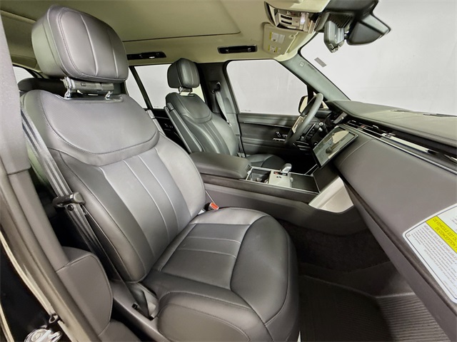 2025 Land Rover Range Rover SE photo 28